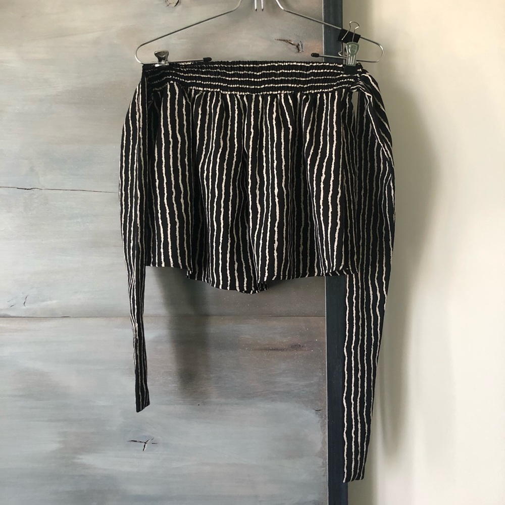 silence + noise Wrap High-Waisted Short
